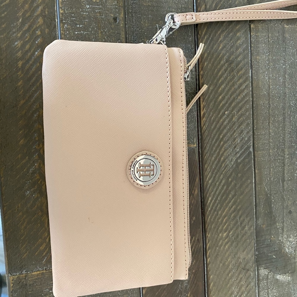 NWT Tommy Hilfiger double zipper wristlet